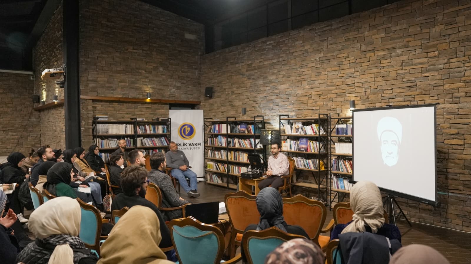 Kitap Söyleşisi ve Taş Plak Dinletisi